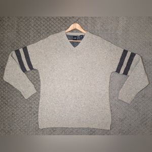 GAP Men's XL 100% Lambswool V-Neck Sweater Taupe Gray Stripe Casual Relaxed Fit